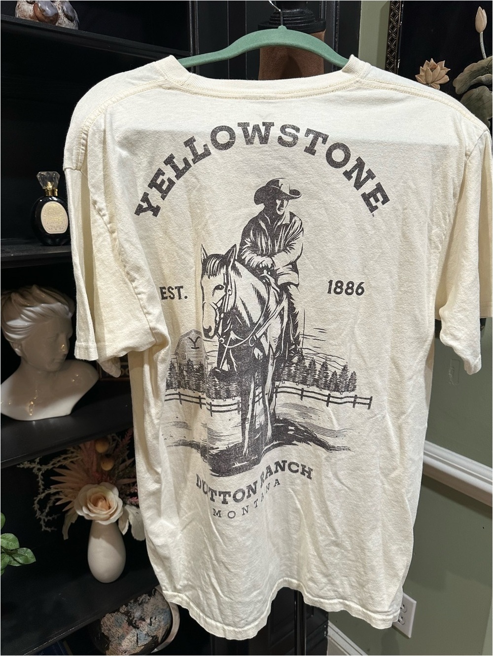 Yellowstone Dutton Ranch Graphic Tee – Size Medium